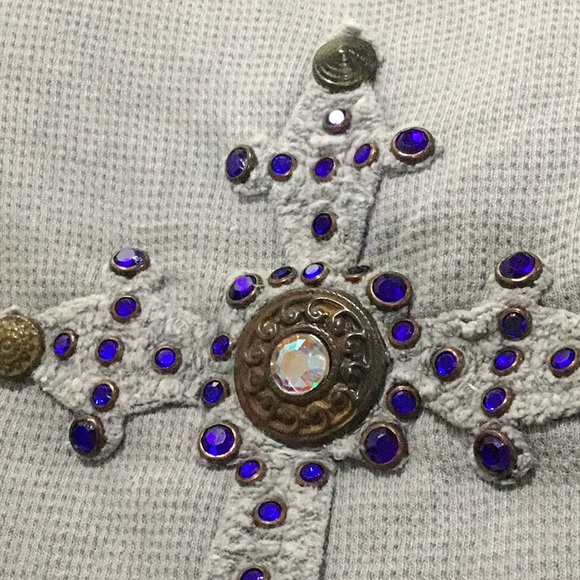 Distressed women’s embellished rocker gothic Gray long sleeve cross shirt size M - Picture 5 of 8